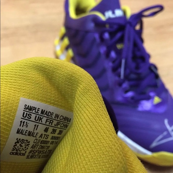 Jeremy Lin game used shoes - Picture 1 of 4